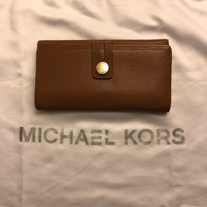 Michael Kors Harness Carryall Luggage Wallet